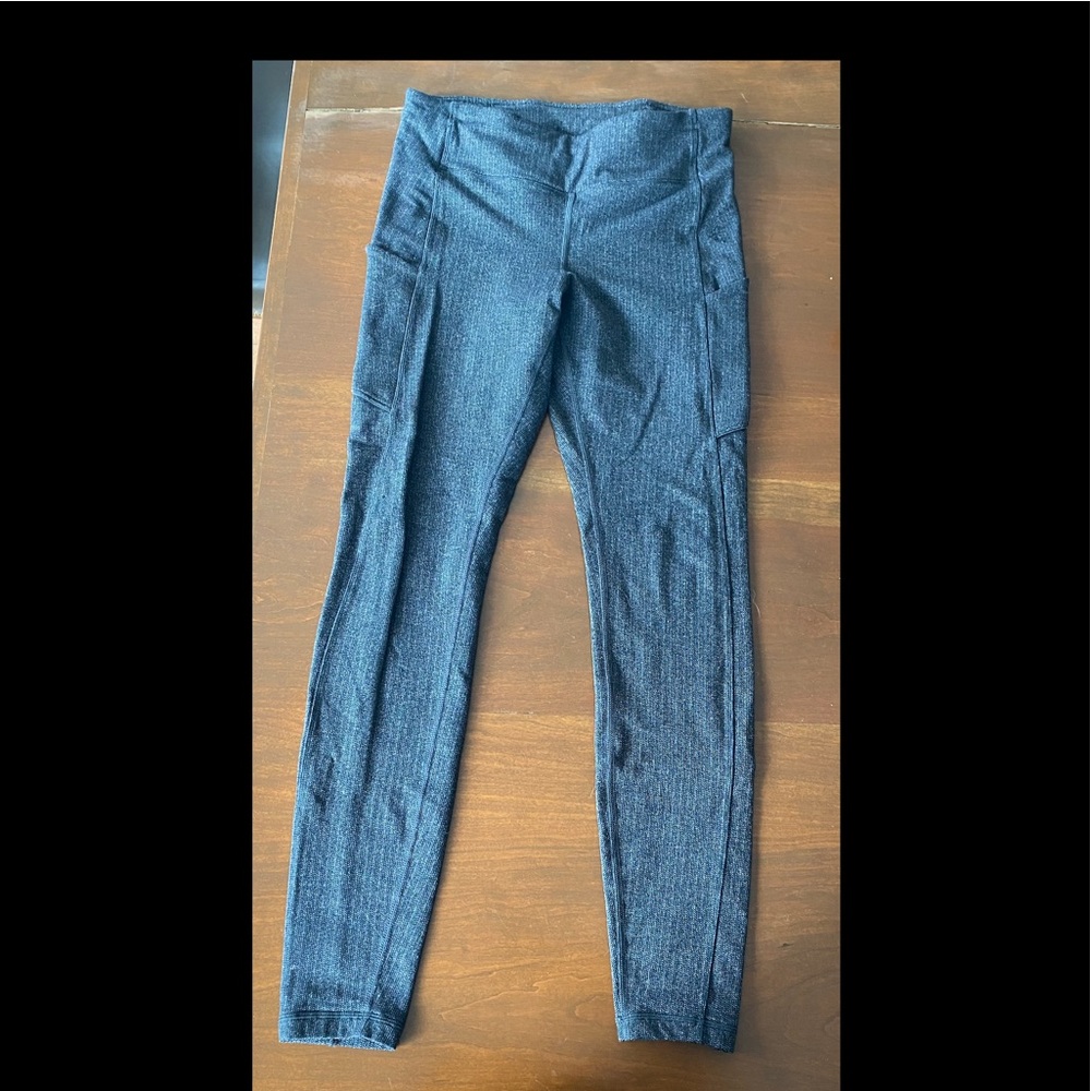 LULULEMON size 8 leggings with pockets